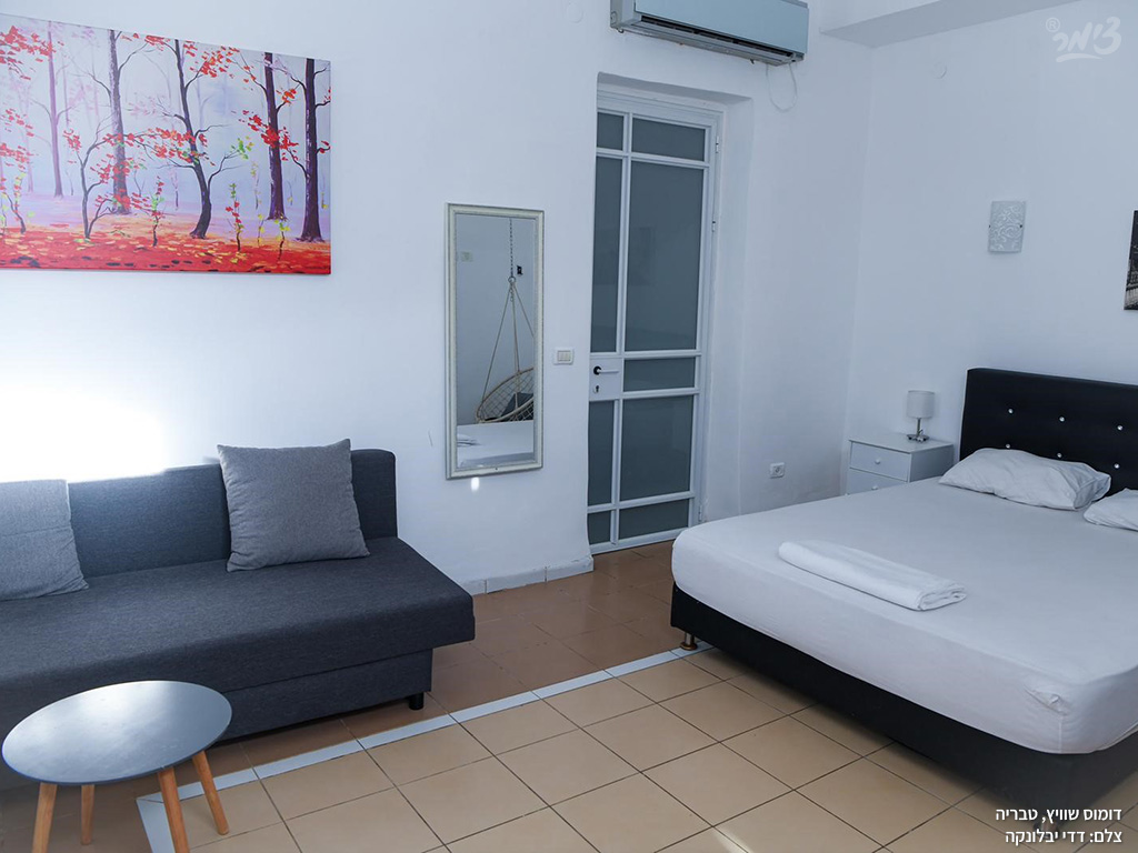 צימרים לפי שעה בטבריה - צימר דומוס שוויץ עם בריכת שחיה